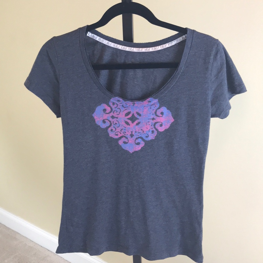 Biza Women’s T-Shirt. Sz L